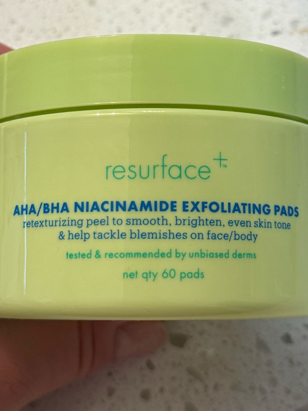 resurface+ AHA/BHA Niacinamide Exfoliating Pads — Light Green